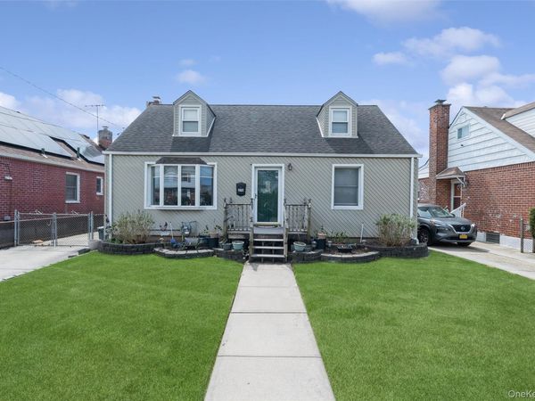 278 Dogwood Road , Valley Stream, NY 11580