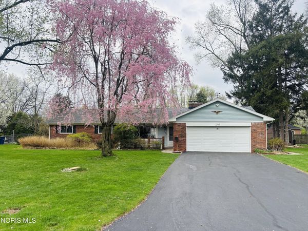 2148 Heatherwood Drive, Toledo, OH 43614
