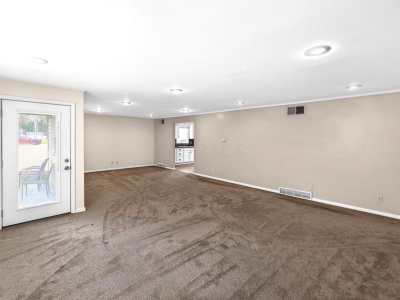 307 Harcourt Road, Mount Vernon, OH 43050 Photo 6