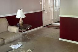 10301 N Kings Hwy. photo 4