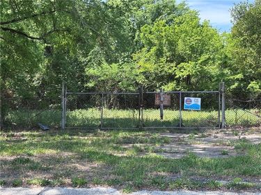 447 Hillsboro Street, Fayetteville, NC 28301