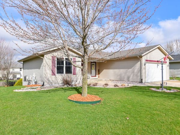2456 Emslie Dr, Waukesha, WI 53188