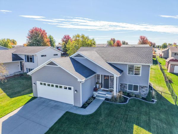 5788 51st St NW, Rochester, MN 55901