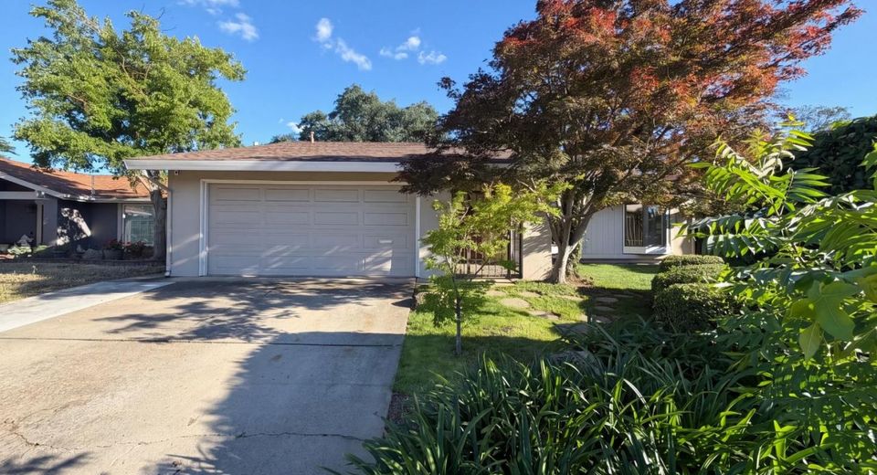 9648 Elmira Cir, Sacramento, CA 95827 Photo