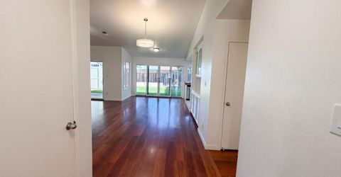 9648 Elmira Cir, Sacramento, CA 95827 Photo