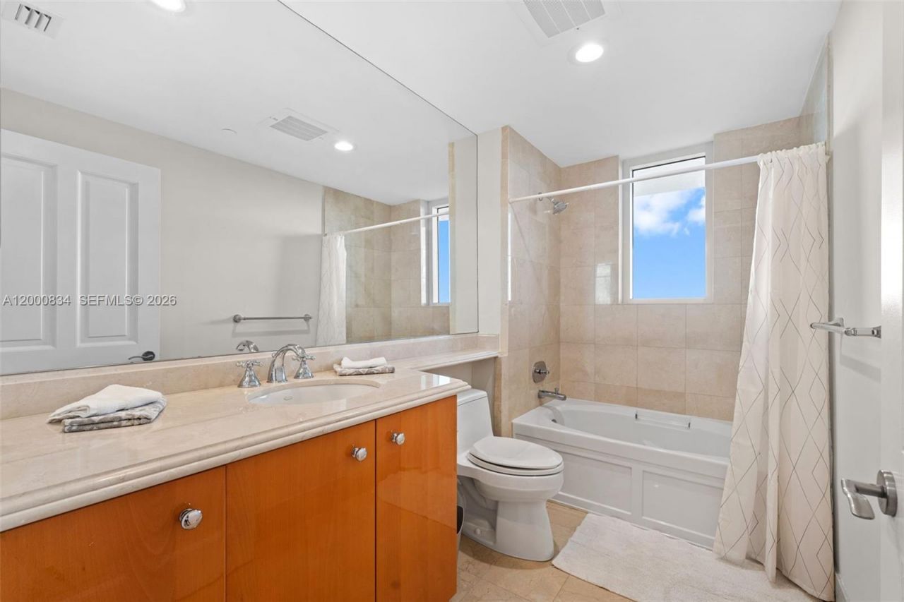 17875 Collins Ave, Unit 3205, Sunny Isles Beach, FL 33160 Photo