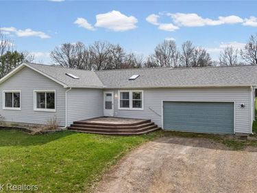 817 Mower Road, Pinckney Vlg, MI 48169