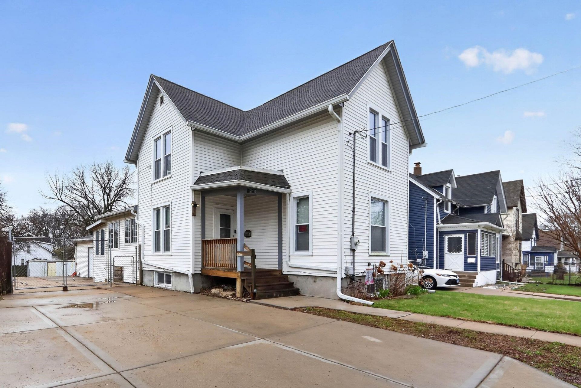 1210 Fairview Avenue, Rockford, IL 61101 Main Photo