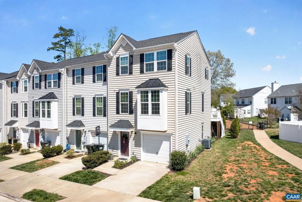 2422 Pocoson Wood Ct, Charlottesville, VA 22911 Main Photo