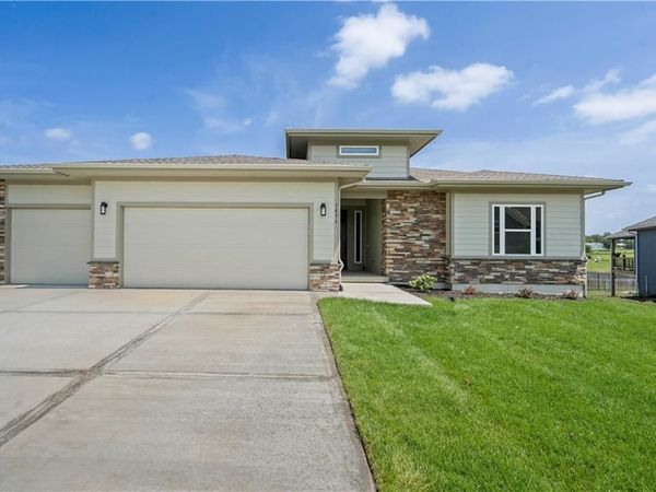 1835 Woodward Circle, Raymore, MO 64083