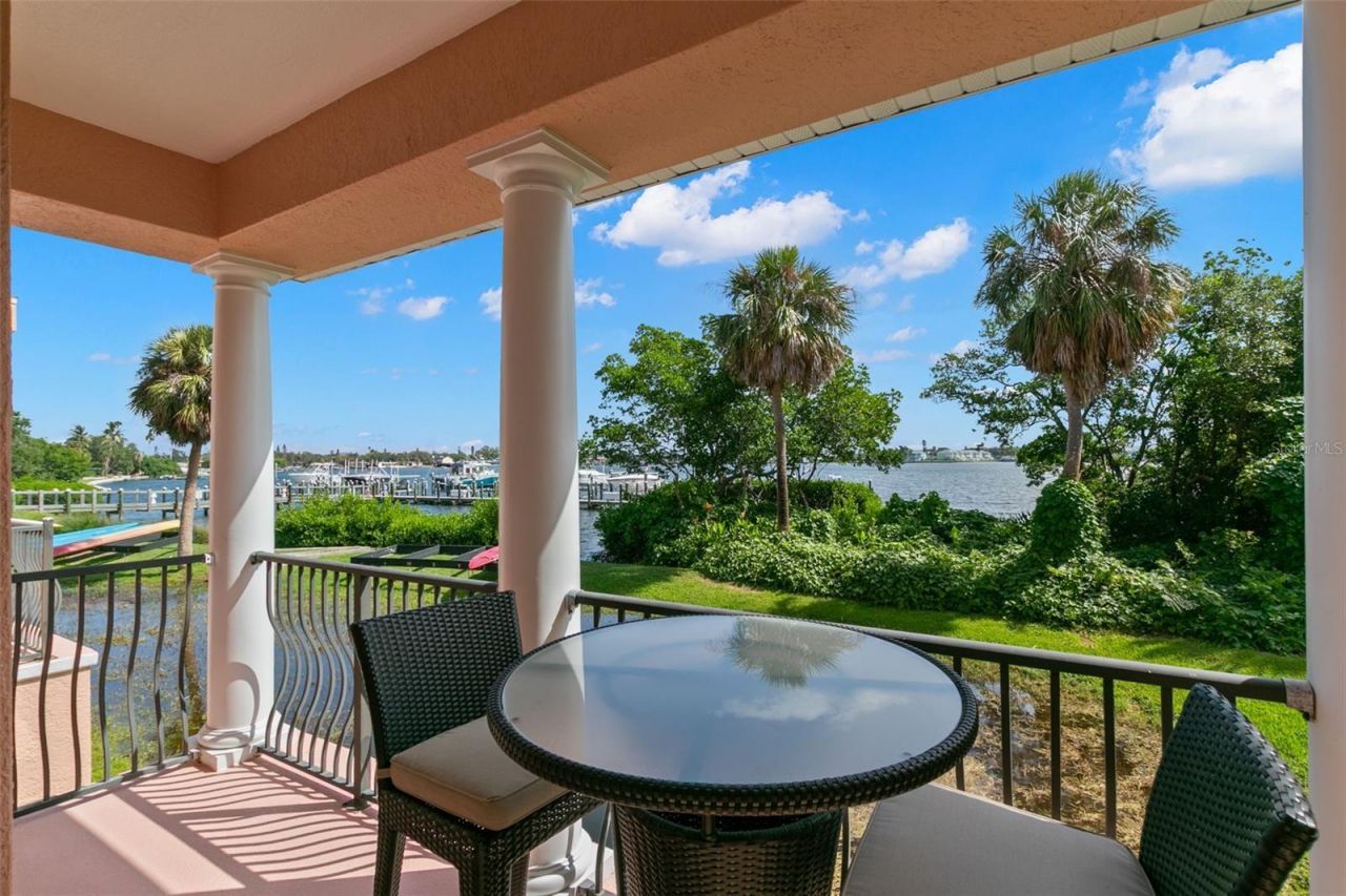 24 Mangrove Point, Saint Petersburg, FL 33705 Photo