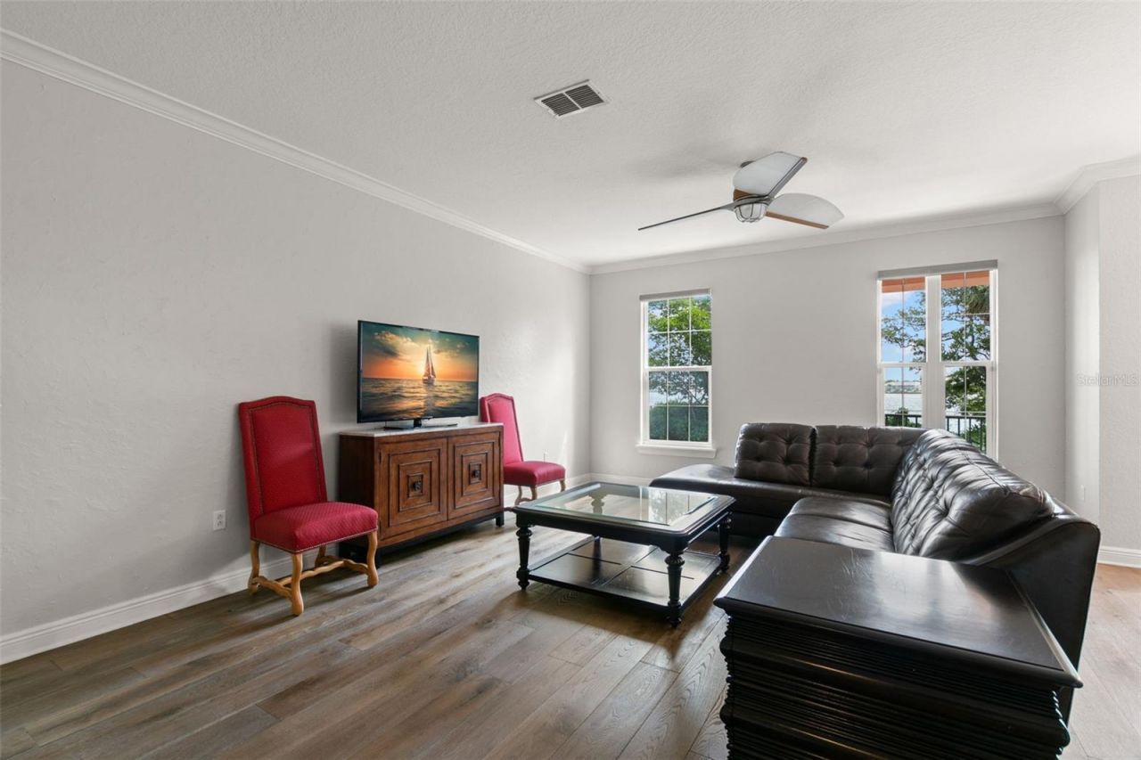 24 Mangrove Point, Saint Petersburg, FL 33705 Photo
