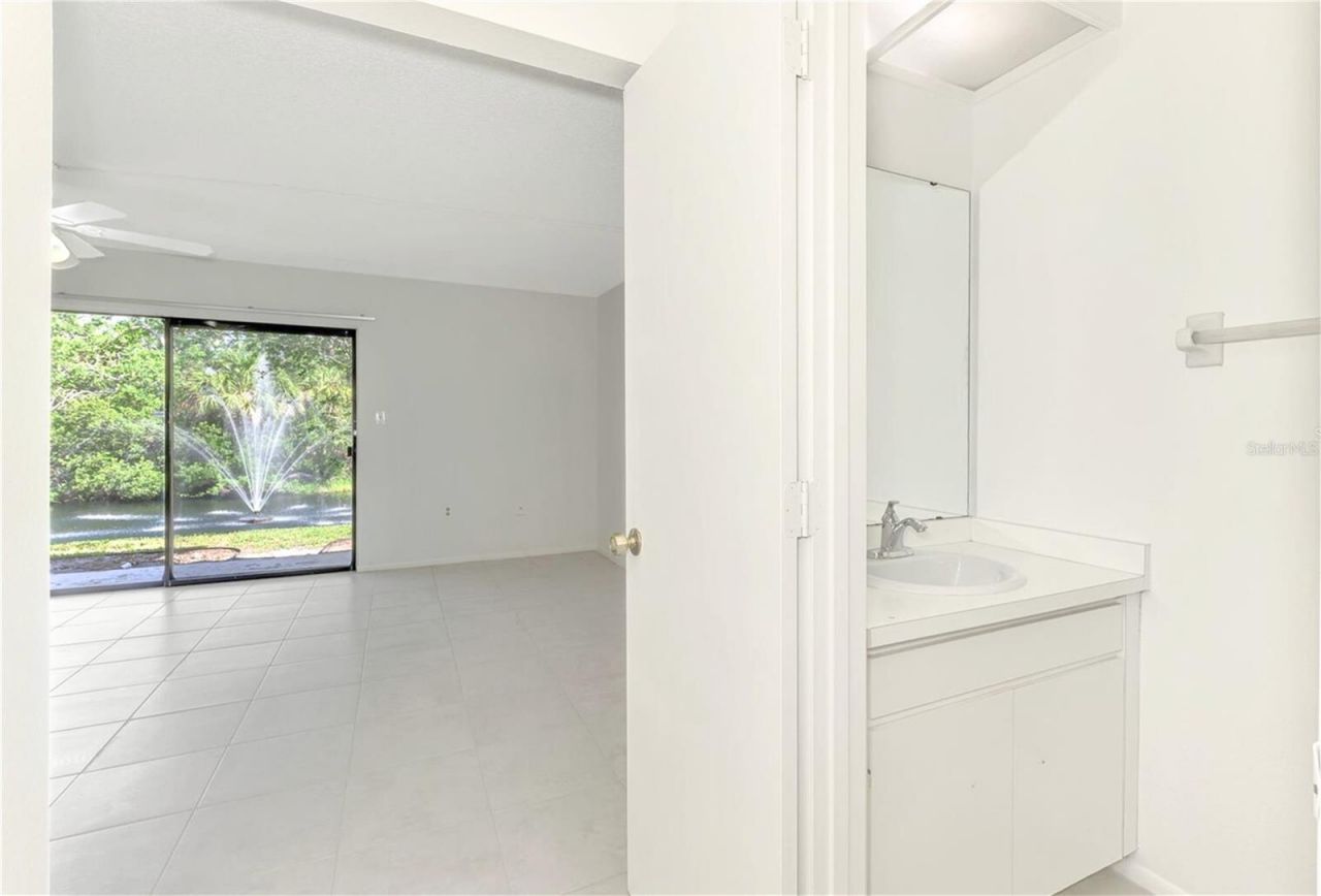 935 Sunridge Way, Unit B4, Sarasota, FL 34234 Photo