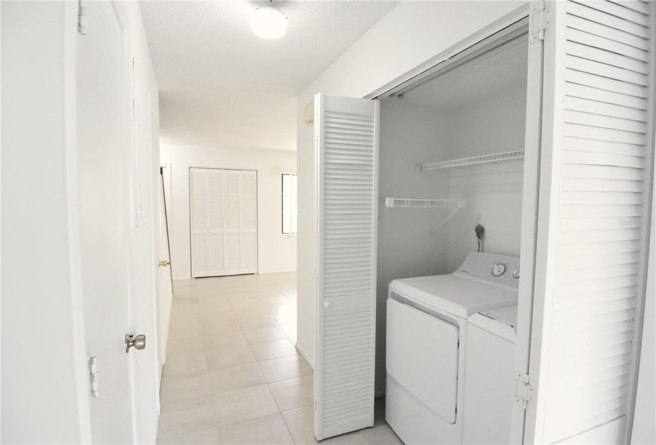 935 Sunridge Way, Unit B4, Sarasota, FL 34234 Photo
