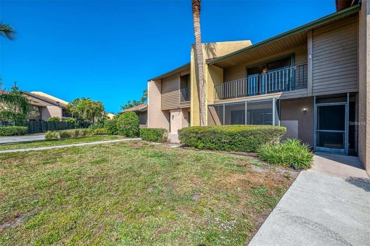 935 Sunridge Way, Unit B4, Sarasota, FL 34234 Photo