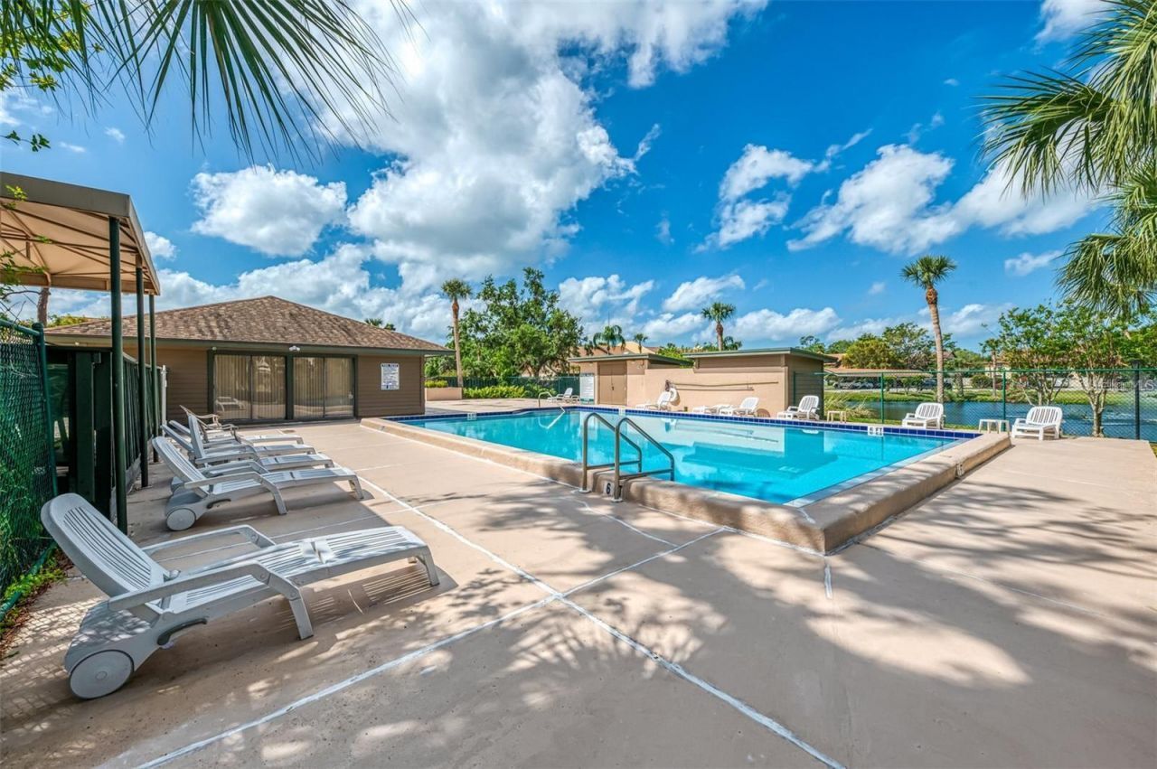 935 Sunridge Way, Unit B4, Sarasota, FL 34234 Photo