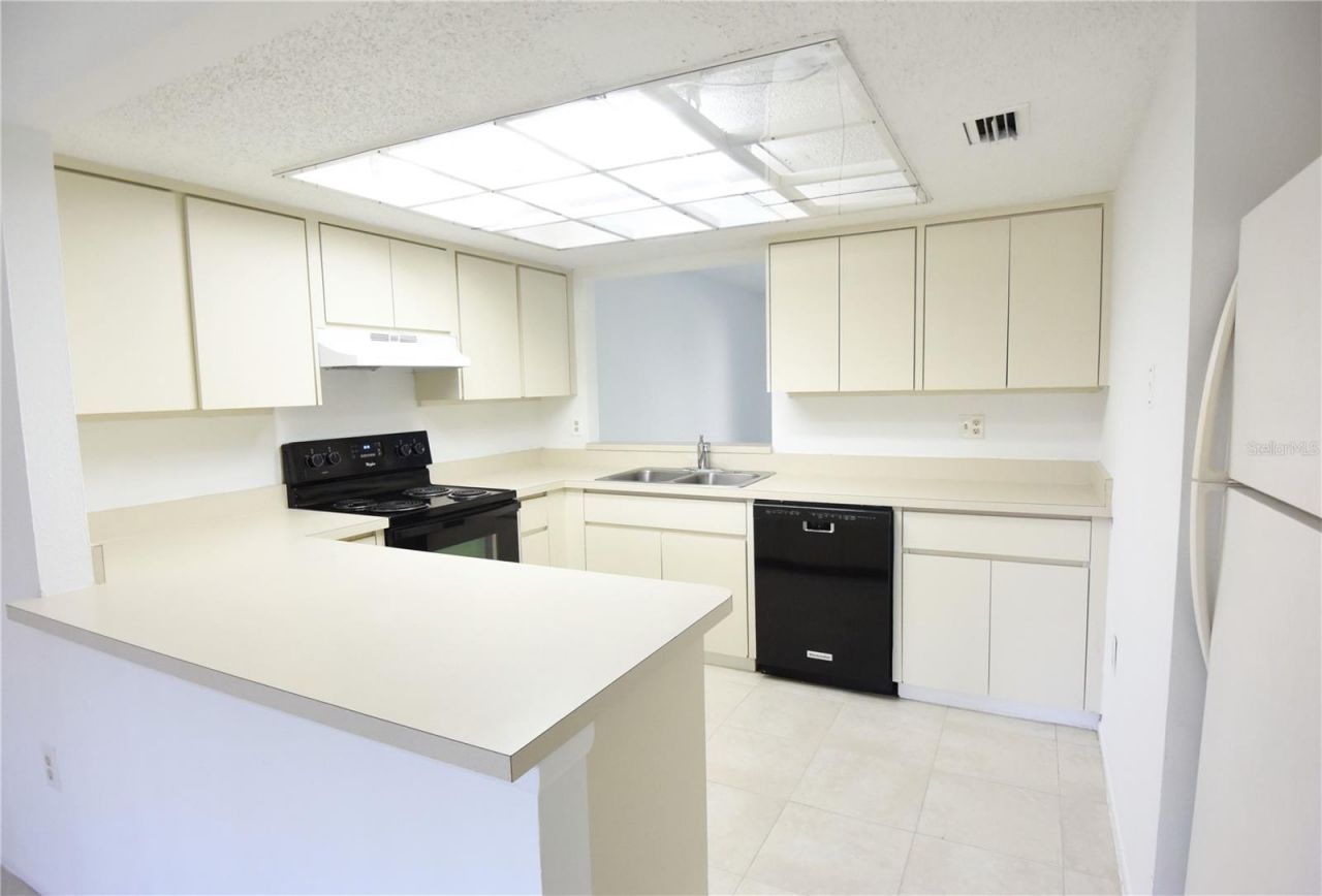 935 Sunridge Way, Unit B4, Sarasota, FL 34234 Photo