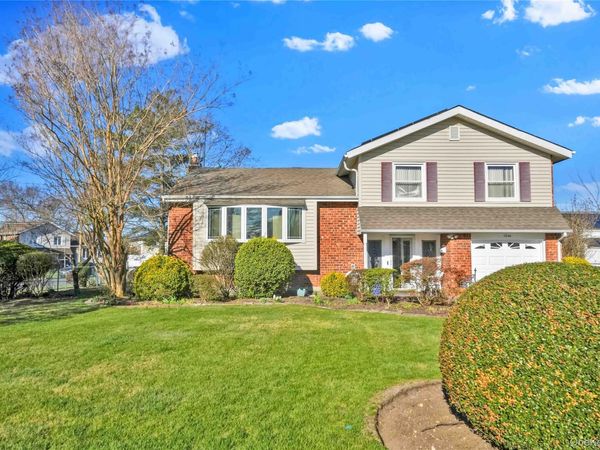 1244 Village Court , North Baldwin, NY 11510