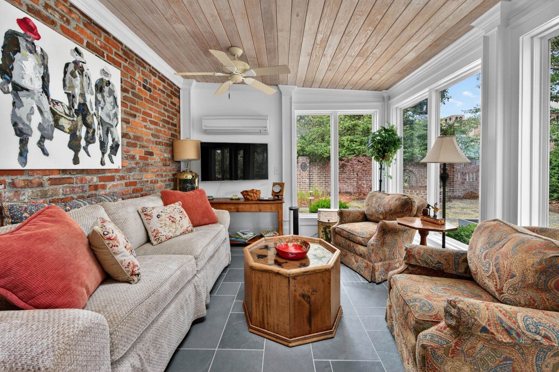 331 East Bay St. Photo 7