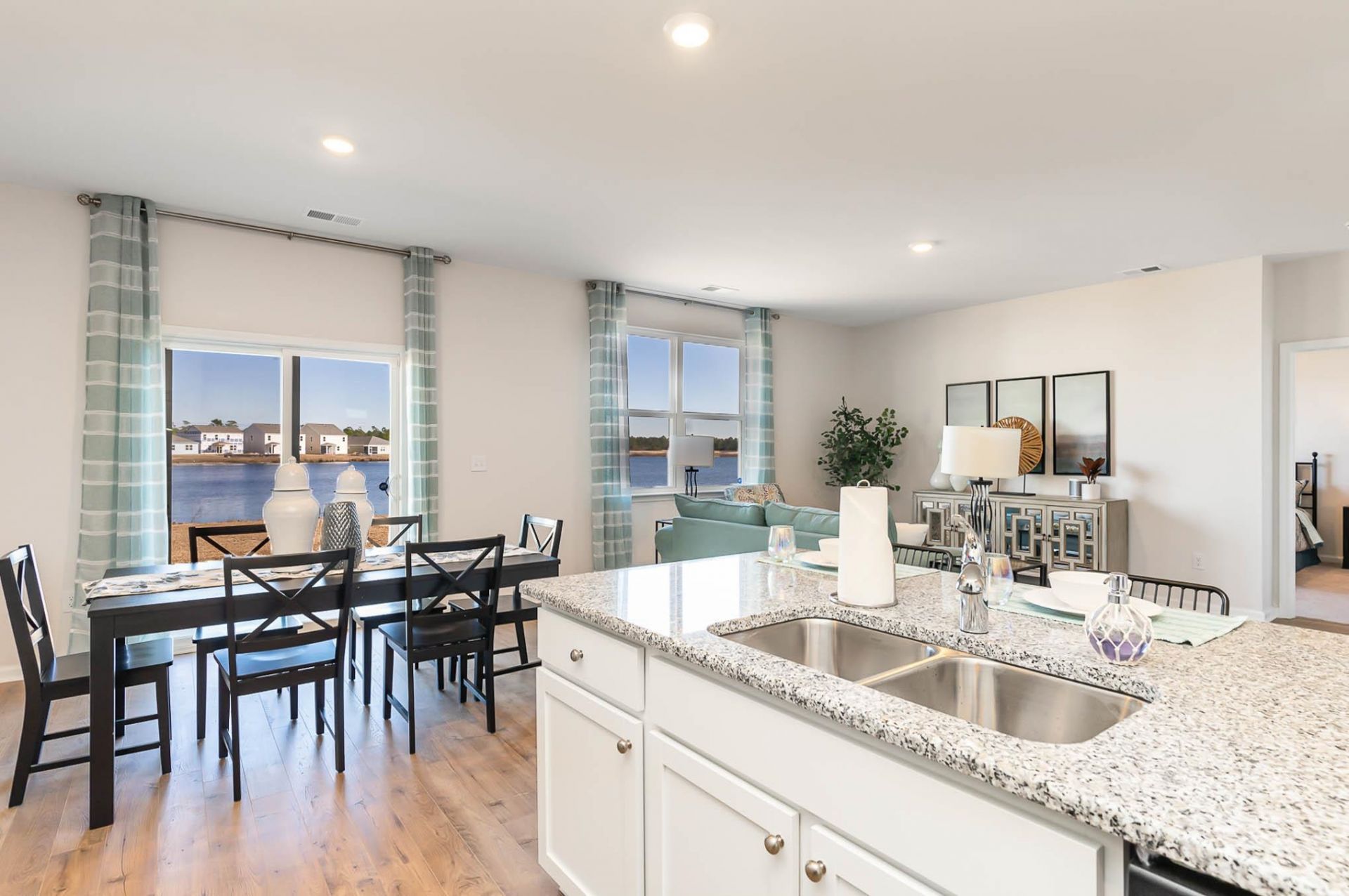 730 Hadara Dr Photo 9