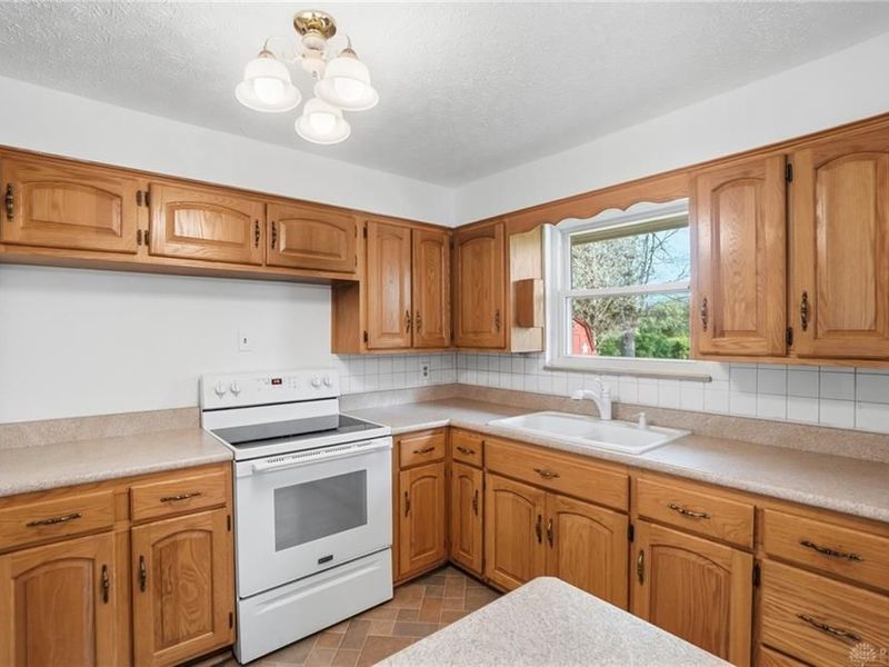 4258 Lyndell Drive Drive, Dayton, OH 45432 Photo 13