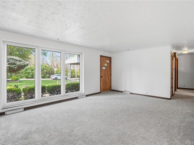 4258 Lyndell Drive Drive, Dayton, OH 45432 Photo 9