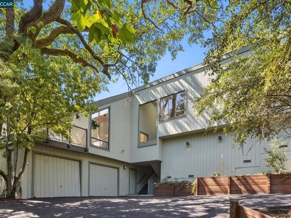 39 Saint Stephens Dr, Orinda, CA 94563