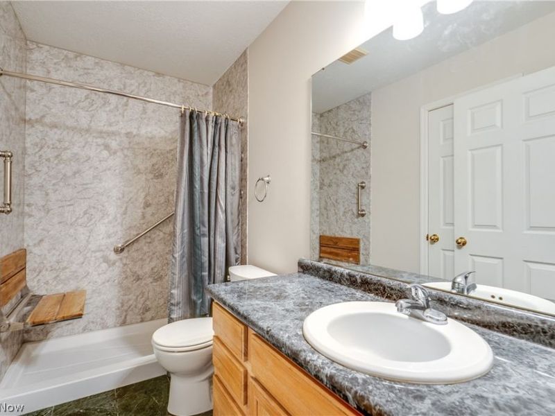 4046 Lindbergh Avenue NW, Canton, OH 44718 Photo 24