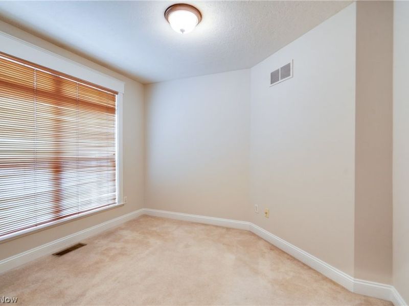 4046 Lindbergh Avenue NW, Canton, OH 44718 Photo 4