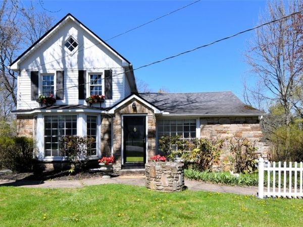 35755 Miles Road , Moreland Hills, OH 44022