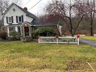 35755 Miles Road, Moreland Hills, OH 44022