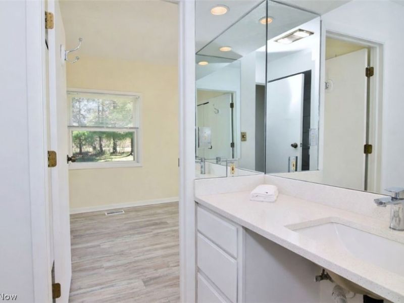 35755 Miles Road, Moreland Hills, OH 44022 Photo 26