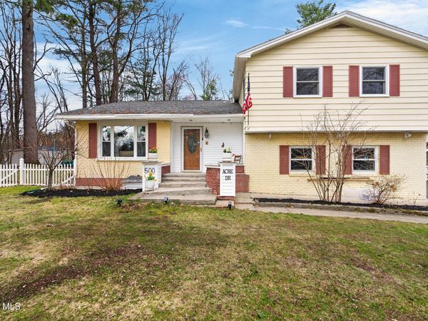 500 Acre Drive, Schenectady, NY 12303