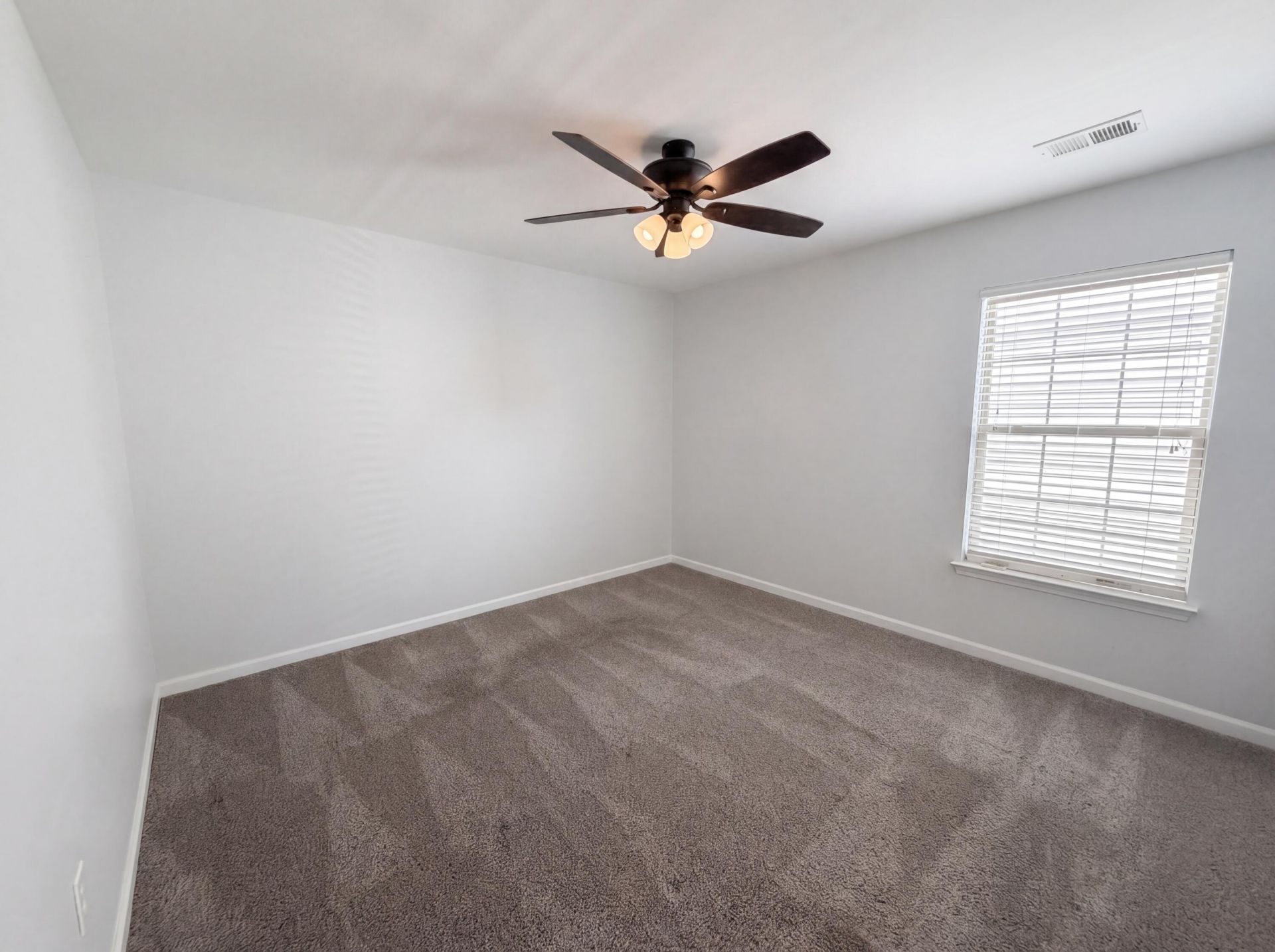 133 Roadster Row Photo 12