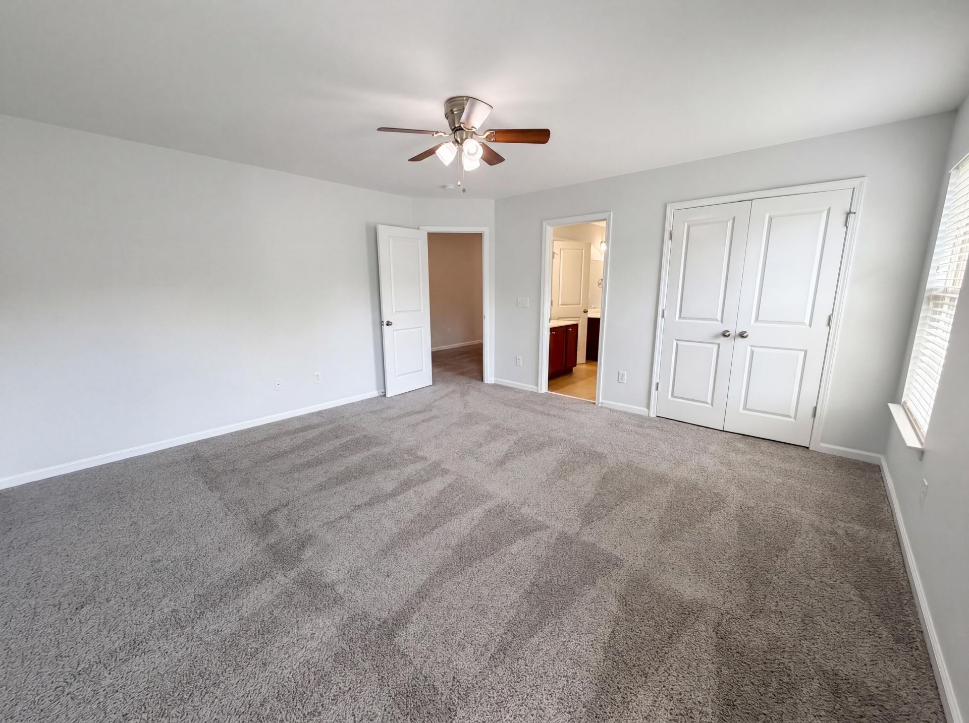 133 Roadster Row Photo 16