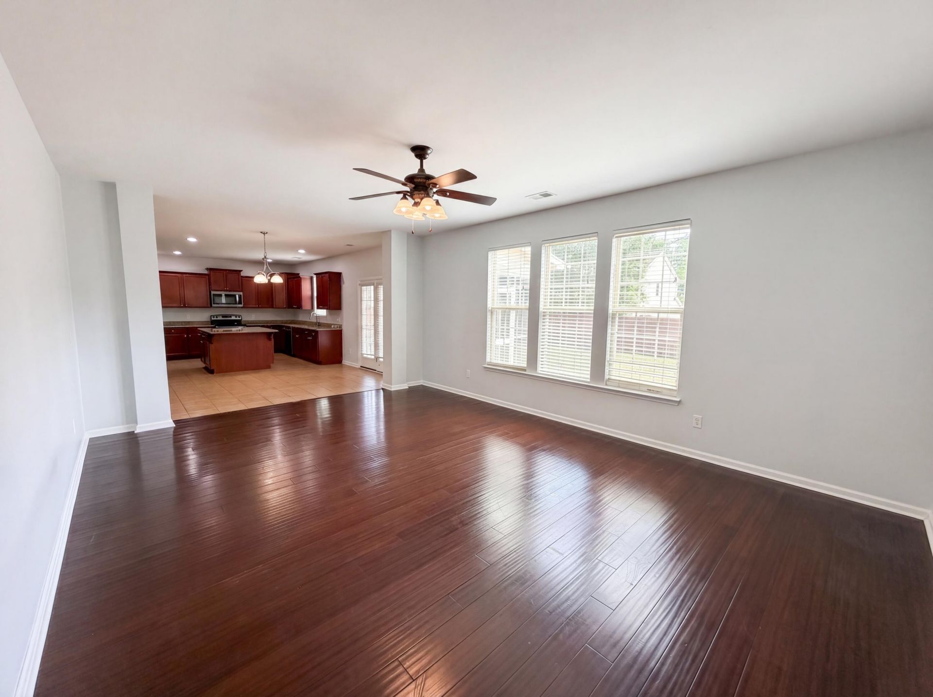 133 Roadster Row Photo 8