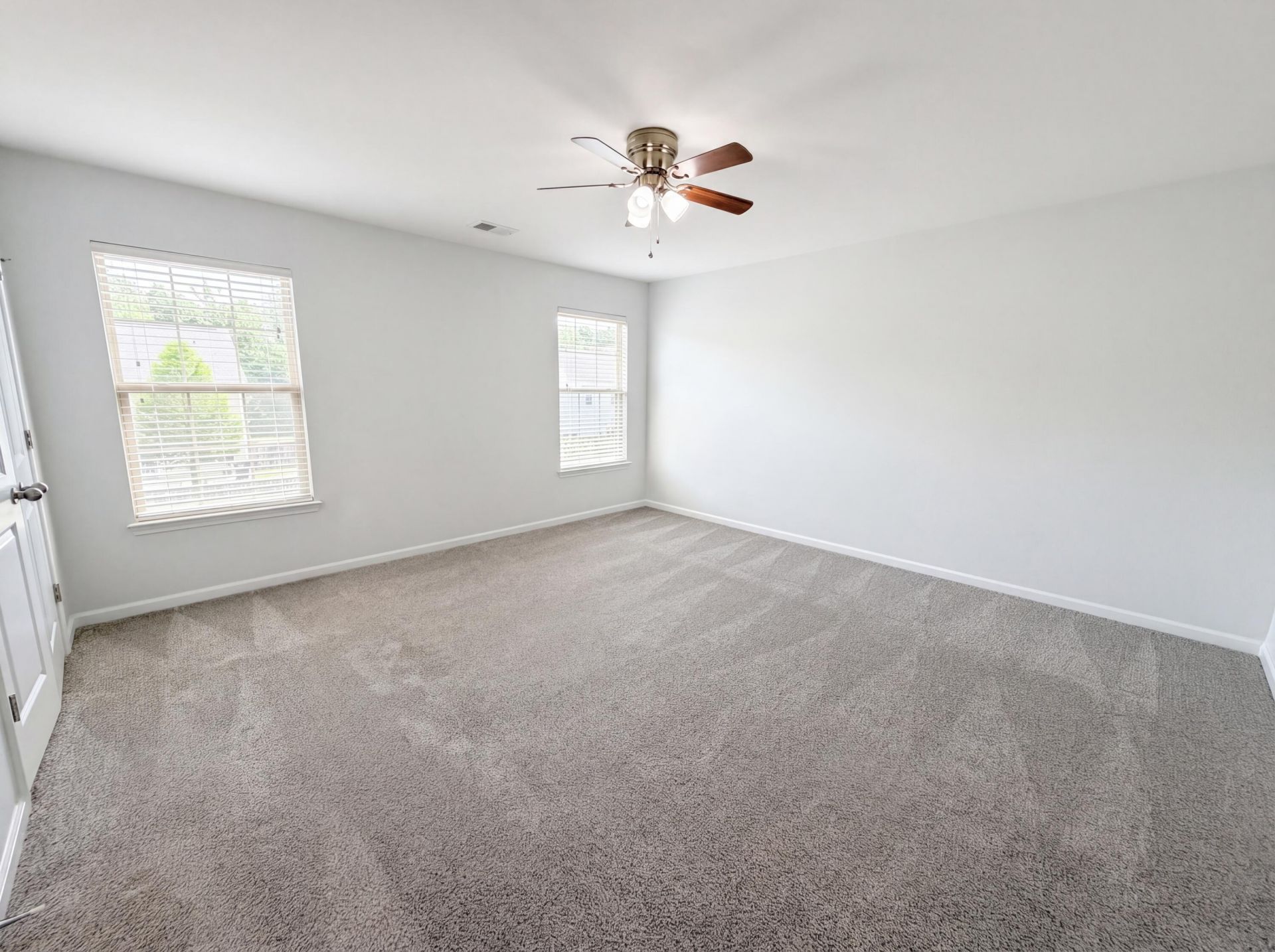 133 Roadster Row Photo 16