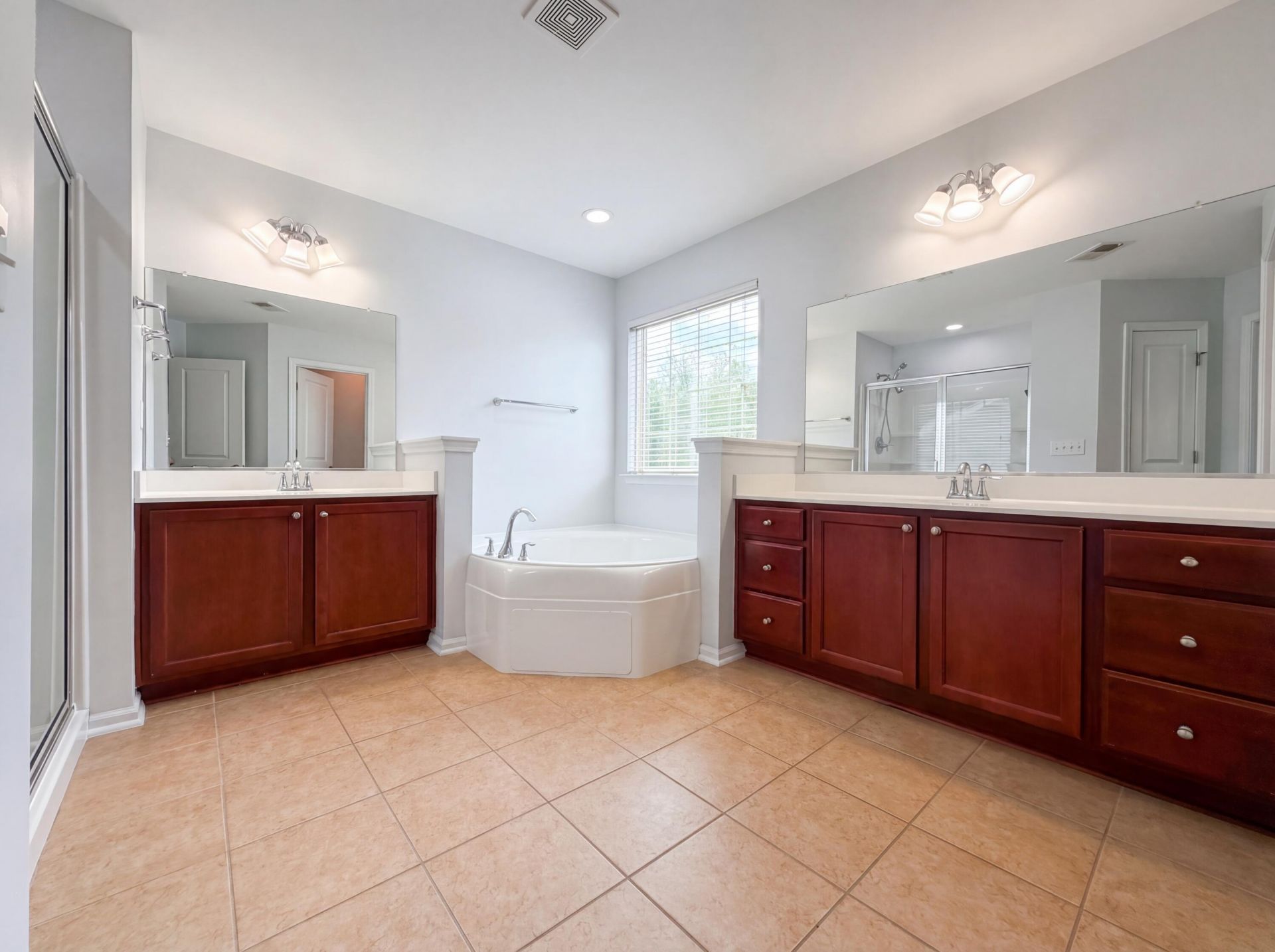 133 Roadster Row Photo 6