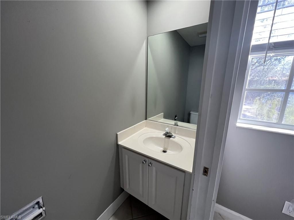 5365 Cove Cir, Unit 125, Naples, FL 34119 Photo