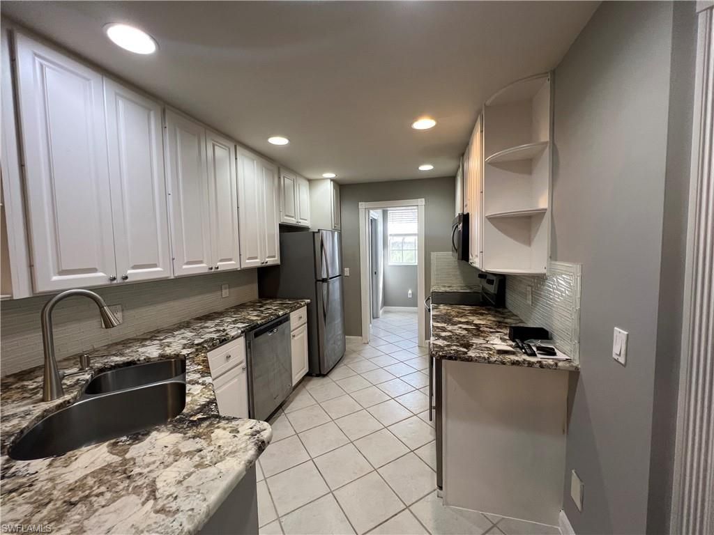 5365 Cove Cir, Unit 125, Naples, FL 34119 Photo