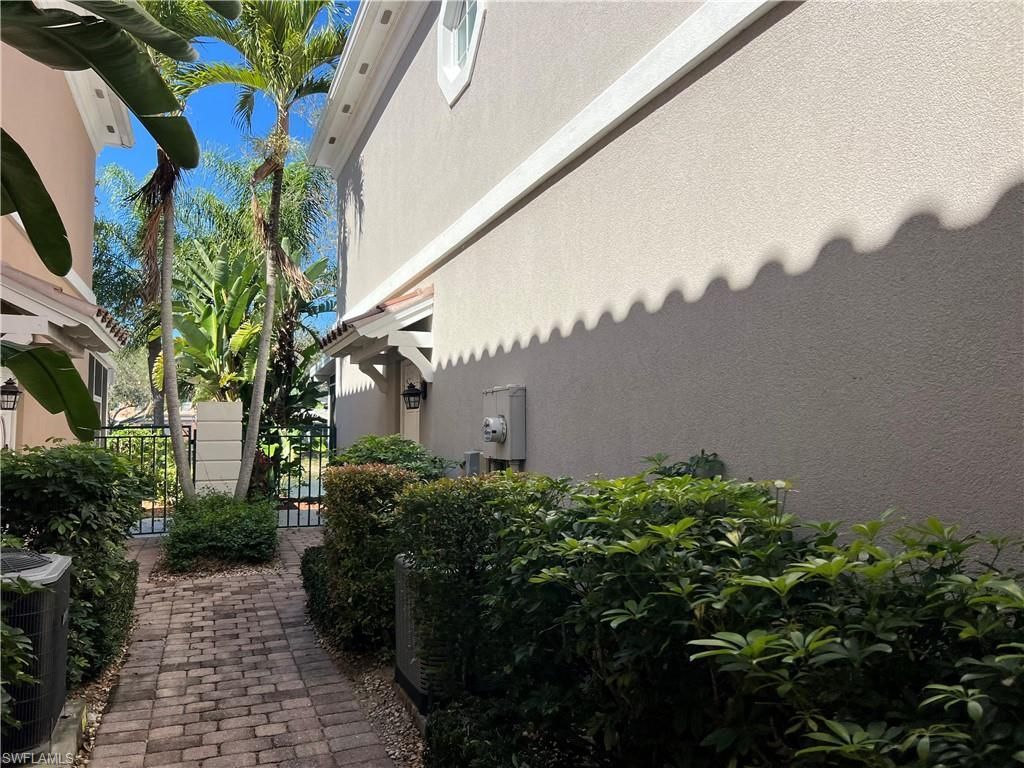 5365 Cove Cir, Unit 125, Naples, FL 34119 Photo