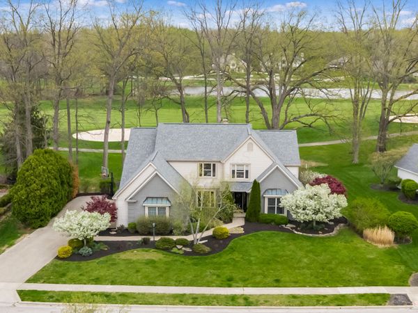 5695 Medallion Drive E, Westerville, OH 43082