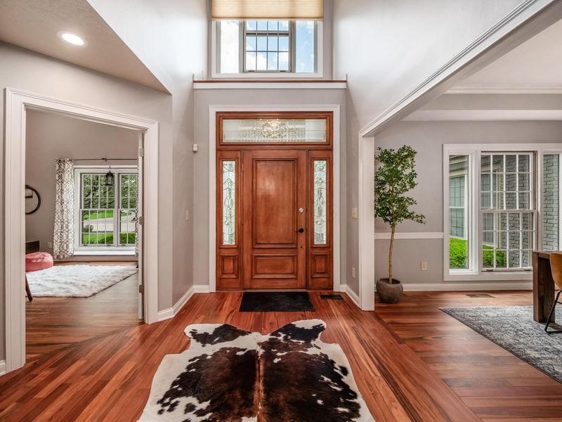 5695 Medallion Drive E, Westerville, OH 43082 Photo 12