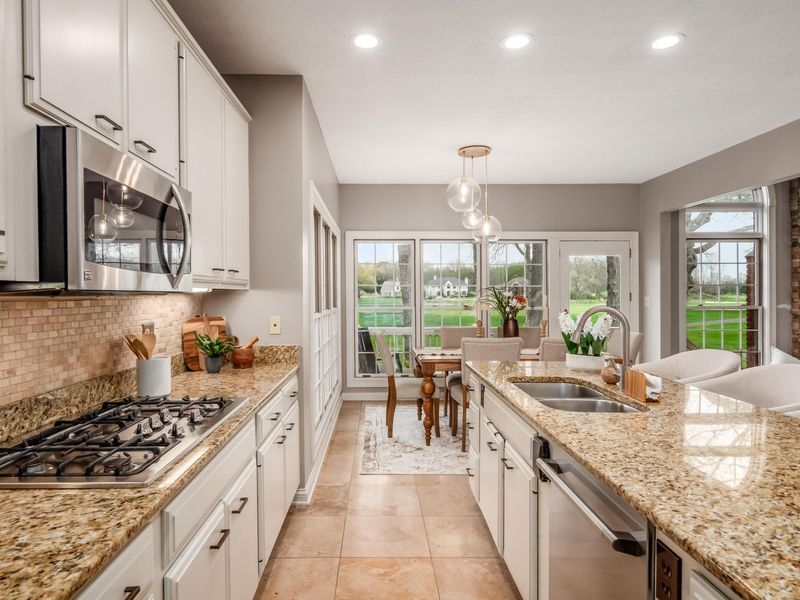 5695 Medallion Drive E, Westerville, OH 43082 Photo 28