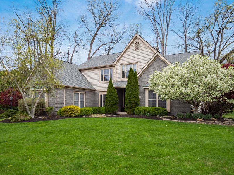 5695 Medallion Drive E, Westerville, OH 43082 Photo 3