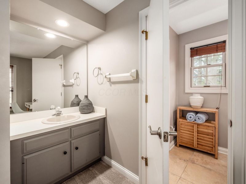 5695 Medallion Drive E, Westerville, OH 43082 Photo 54