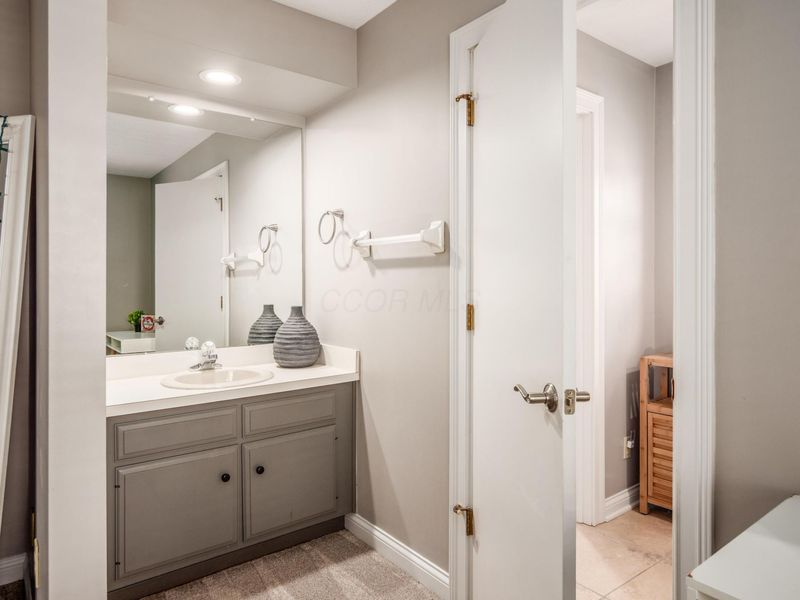 5695 Medallion Drive E, Westerville, OH 43082 Photo 55