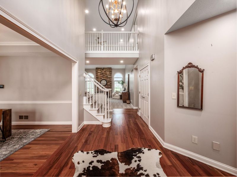 5695 Medallion Drive E, Westerville, OH 43082 Photo 6