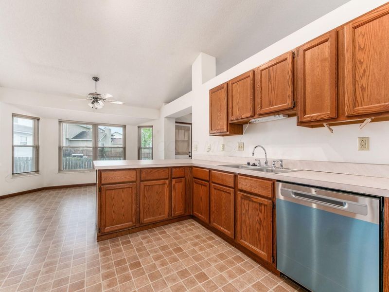 1545 Raspberry Run Drive , Columbus, OH 43204 Photo 11