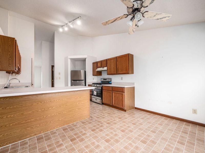 1545 Raspberry Run Drive , Columbus, OH 43204 Photo 12